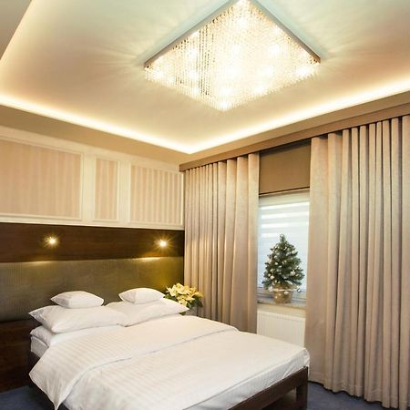 Hotel Inter Bielany Wroclawskie Bagian luar foto