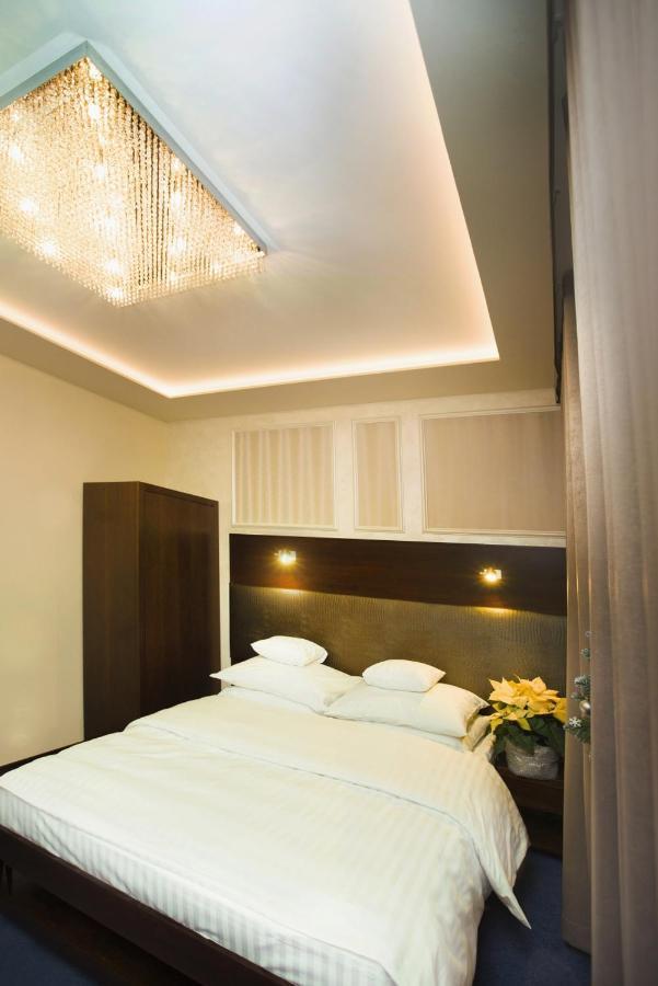 Hotel Inter Bielany Wroclawskie Bagian luar foto