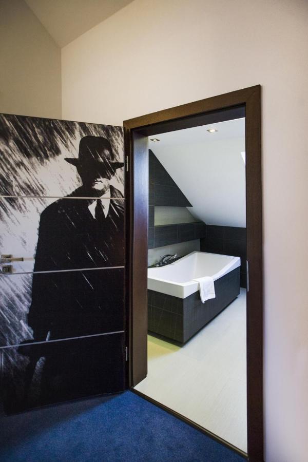 Hotel Inter Bielany Wroclawskie Bagian luar foto