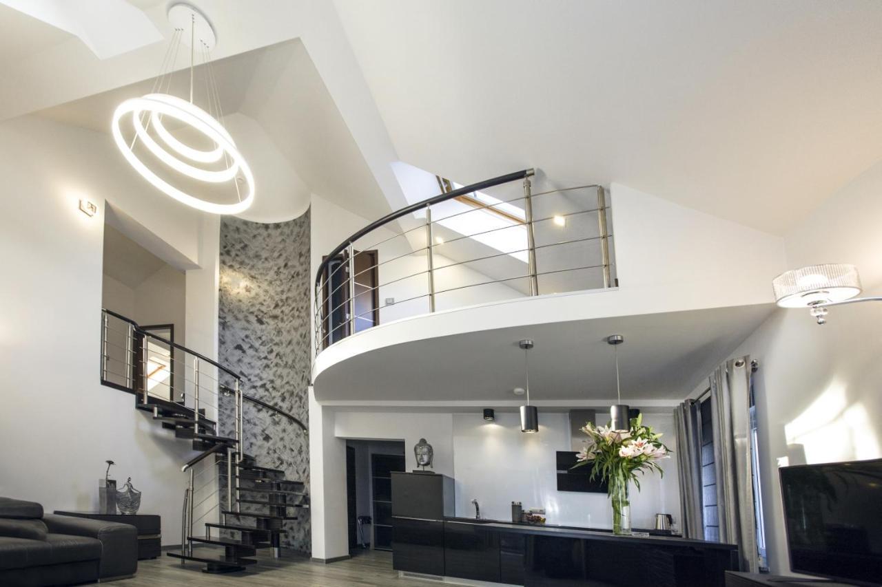 Hotel Inter Bielany Wroclawskie Bagian luar foto