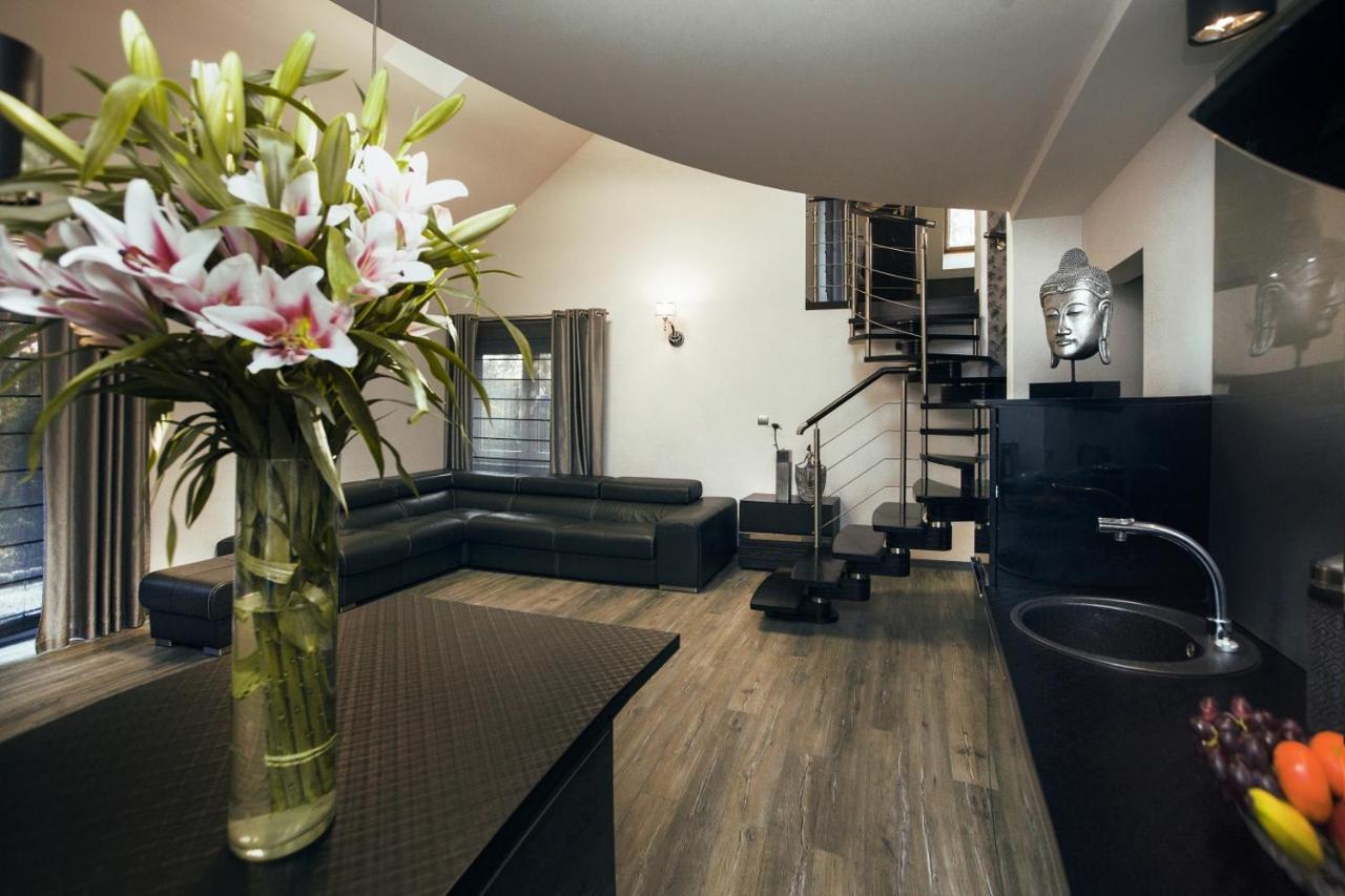 Hotel Inter Bielany Wroclawskie Bagian luar foto