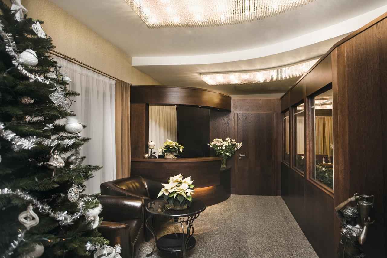 Hotel Inter Bielany Wroclawskie Bagian luar foto